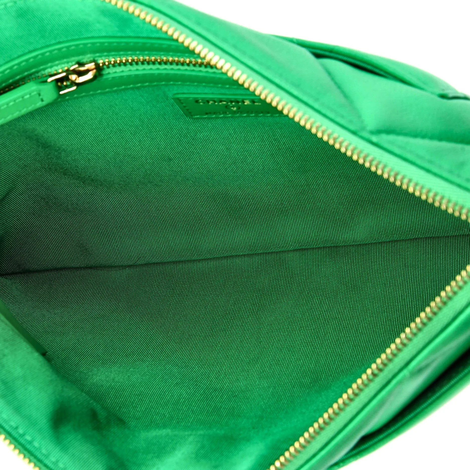 19 O Case Pouch Quilted Lambskin Medium