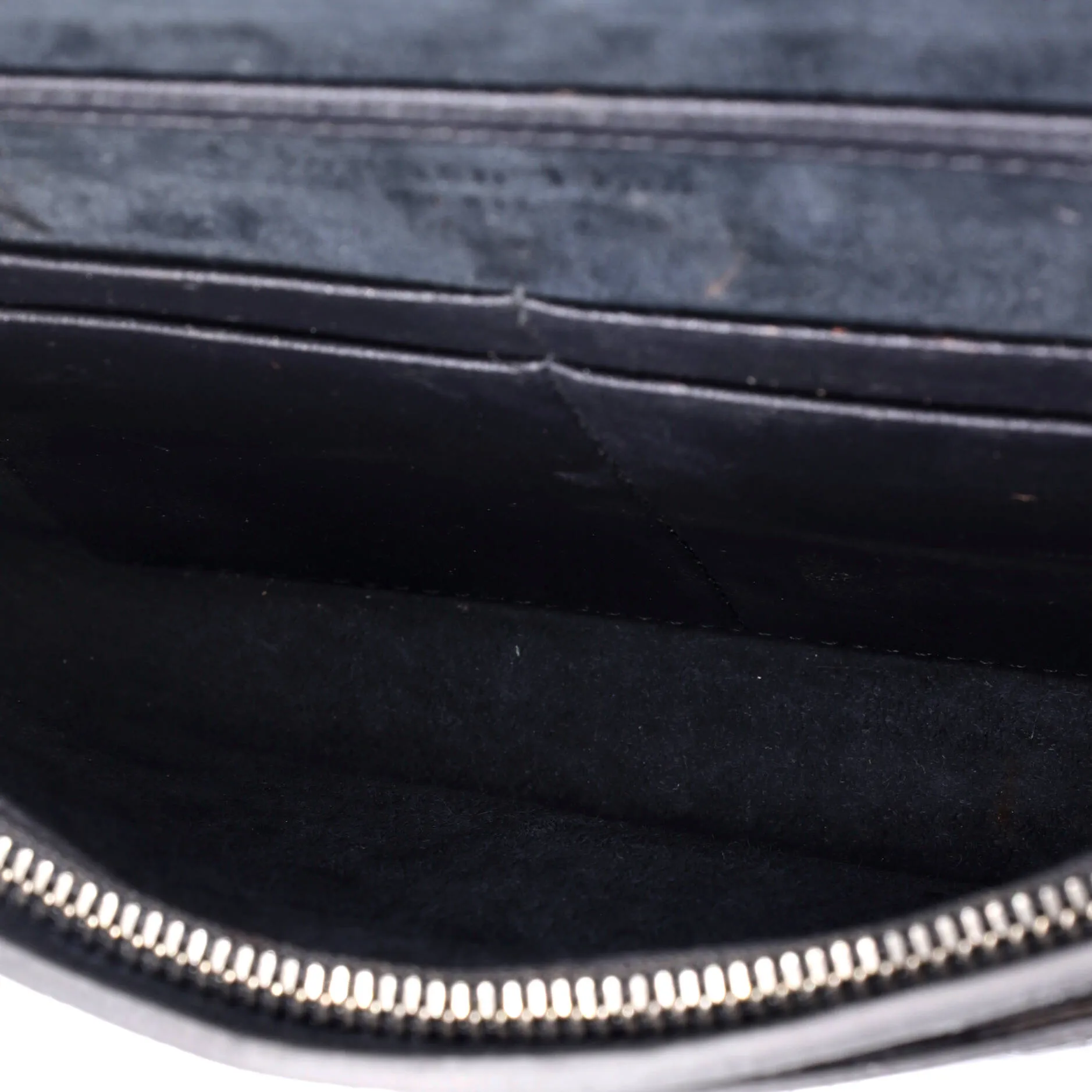 30 Montaigne 2-in-1 Pouch Micro Cannage Metallic Calfskin