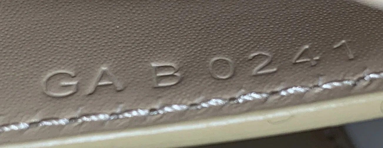 4G Shoulder Bag Leather Medium