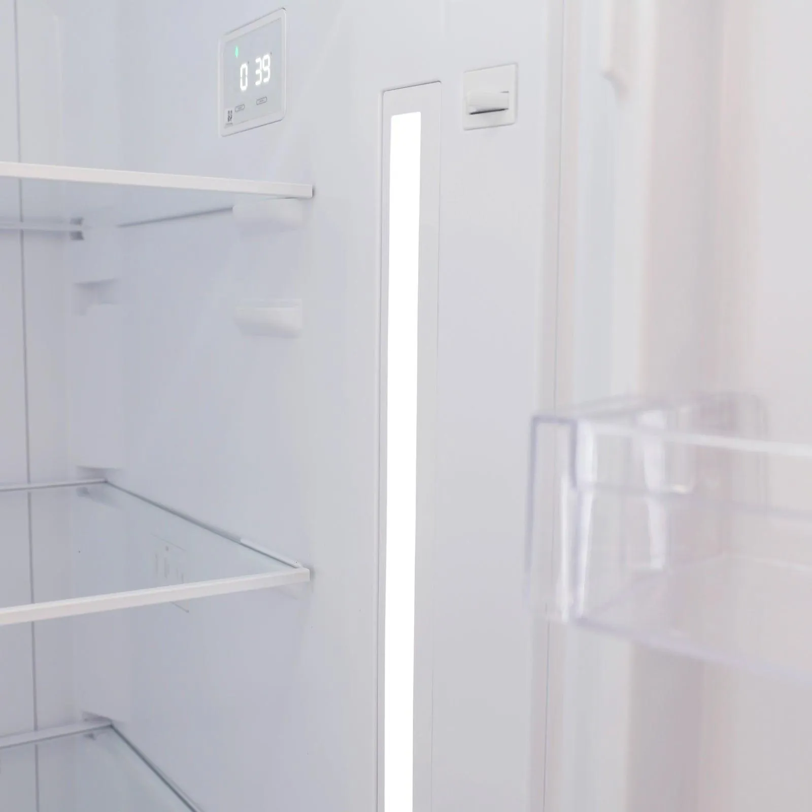 Avanti FF14V3S Avanti Frost-Free Top Freezer Refrigerator, 14.3 Cu. Ft. Capacity
