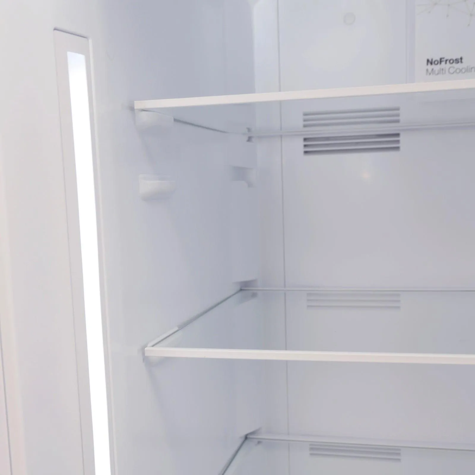 Avanti FF14V3S Avanti Frost-Free Top Freezer Refrigerator, 14.3 Cu. Ft. Capacity