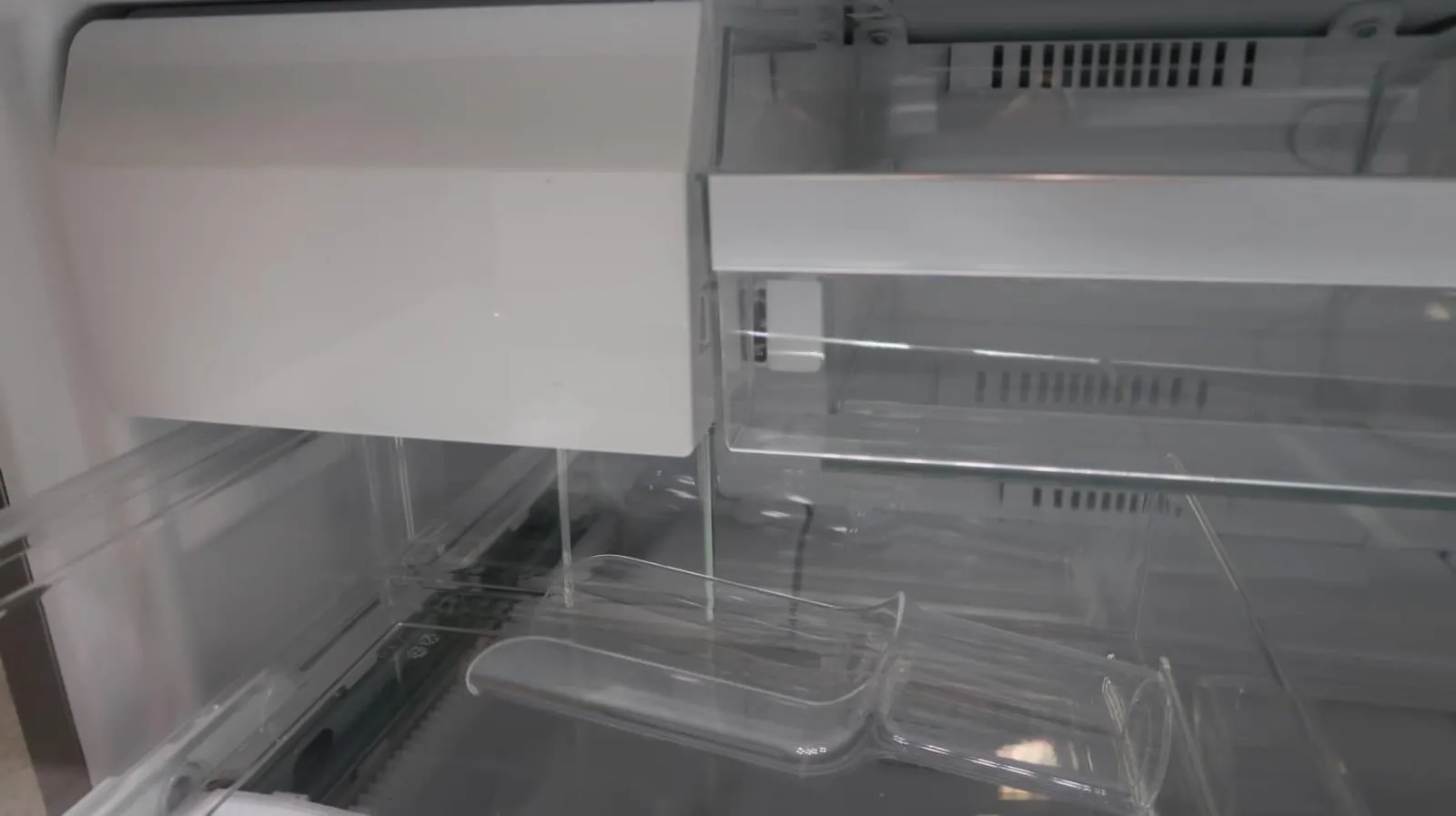 Bosch 800 Series 36 Inch Counter Depth French Door Smart Refrigerator B36CL80SNS