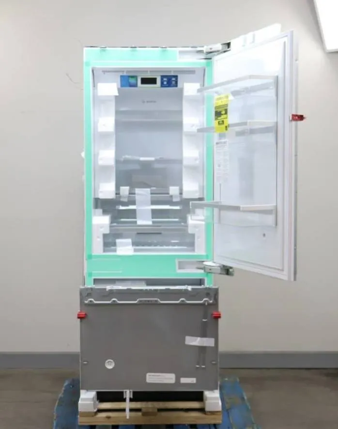 Bosch Benchmark Series 30" Built-In Bottom Mount Smart Refrigerator B30IB905SP