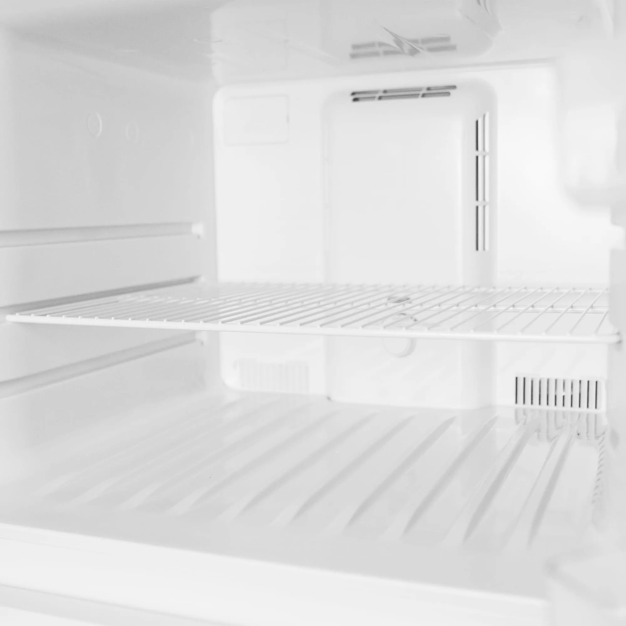 Danby 28-inch, 18 cu. ft. Freestanding Top Freezer Refrigerator DFF176B1WDB