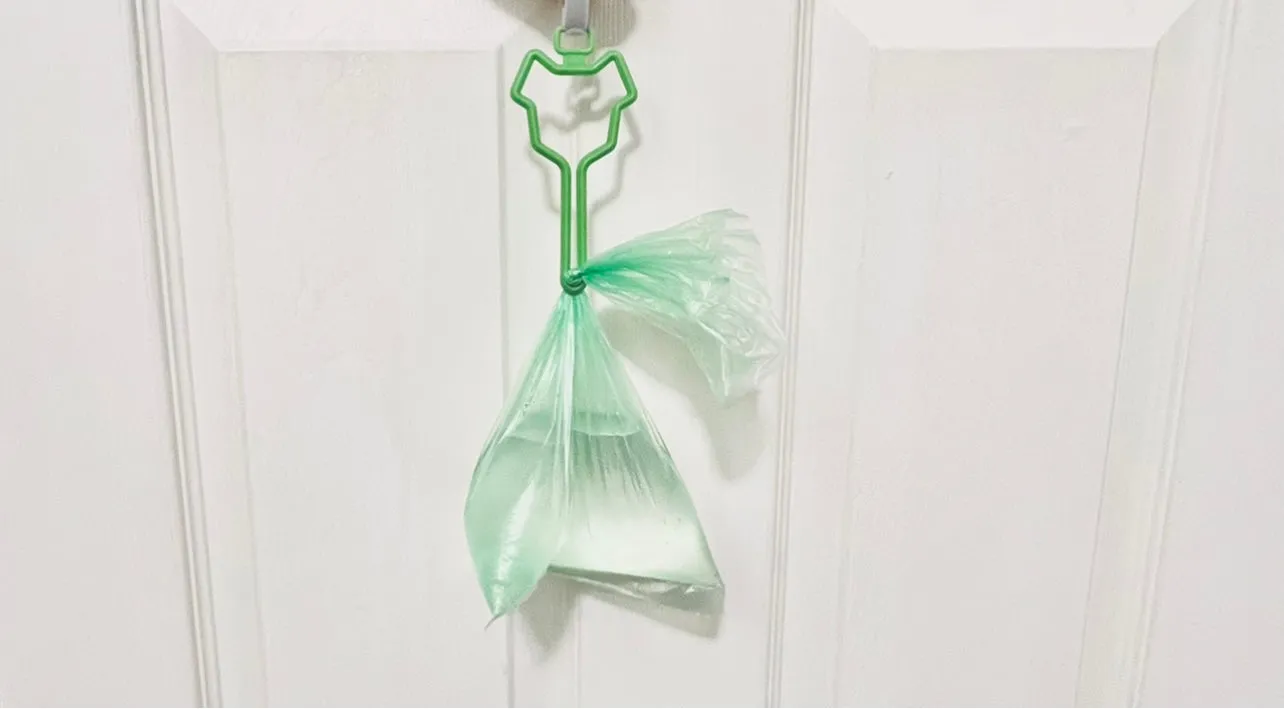 Dog Poop Bags, Eco-Friendly, Leak-Proof, 8 roll/box (120 bags), Green