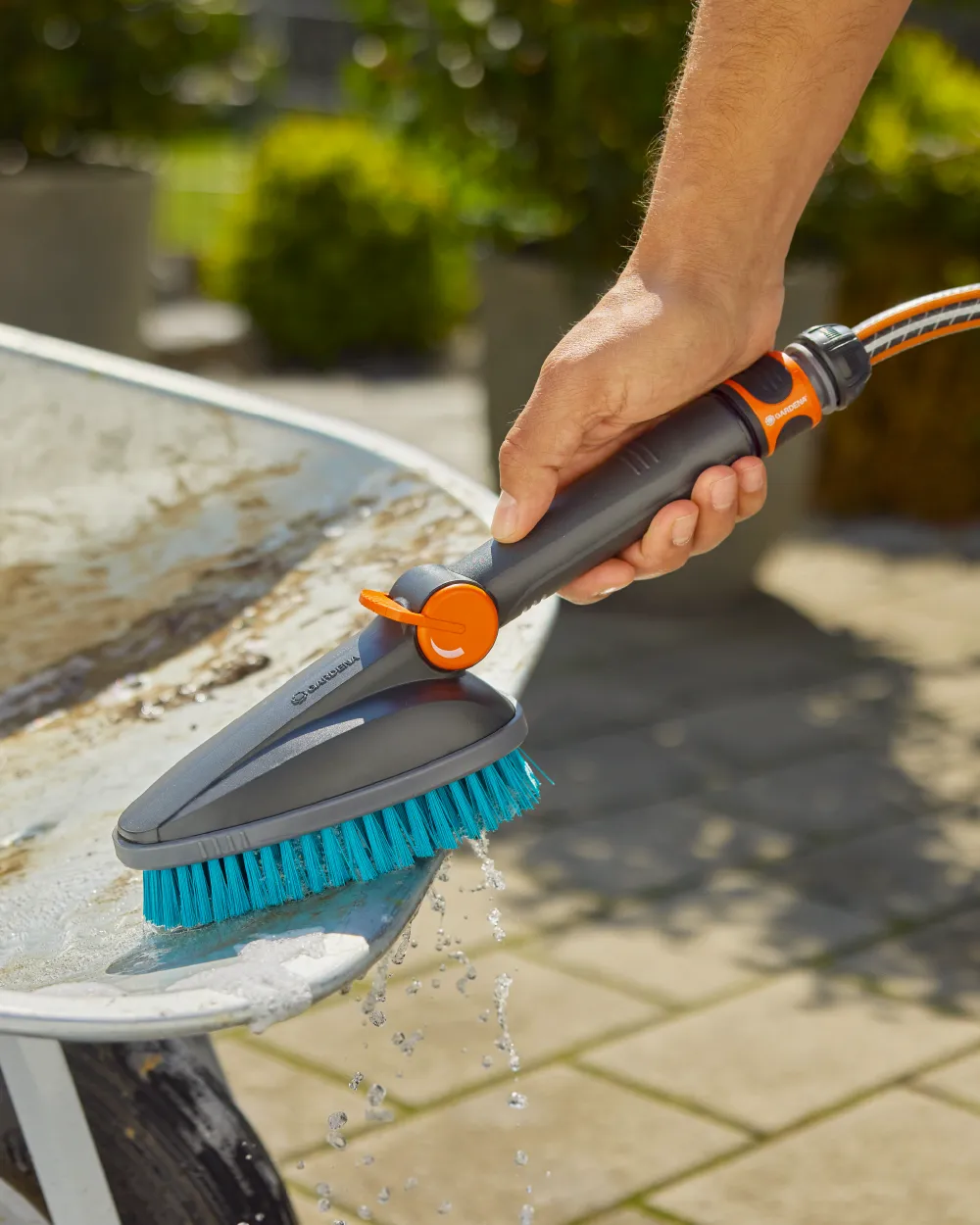 GARDENA CleanSystem Hand Brush Hard - Medium Oval