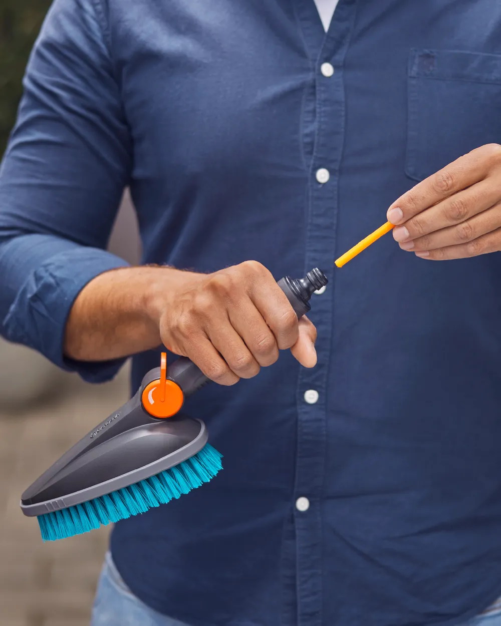 GARDENA CleanSystem Hand Brush Hard - Medium Oval