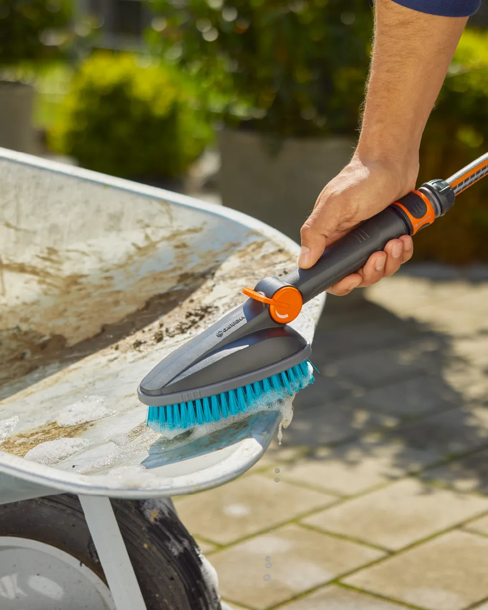 GARDENA CleanSystem Hand Brush Hard - Medium Oval