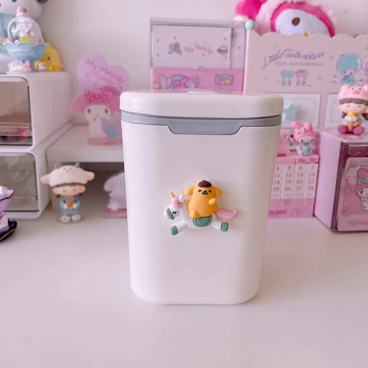 Kawaii Sanrio Desktop Trash Can