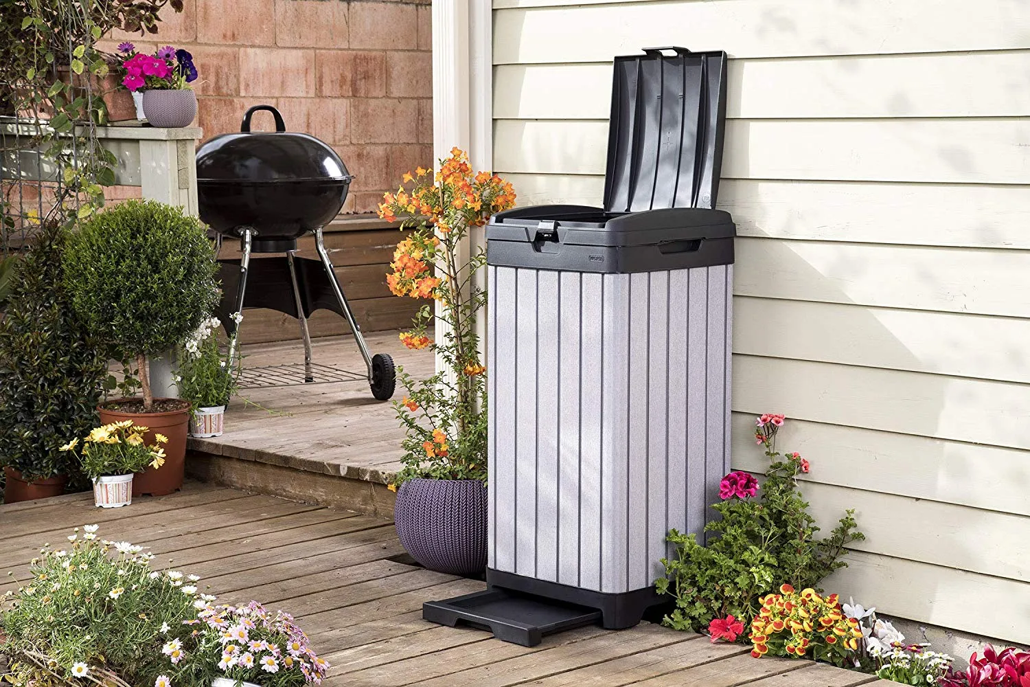 Keter Rockford 120lt Outdoor Waste Bin