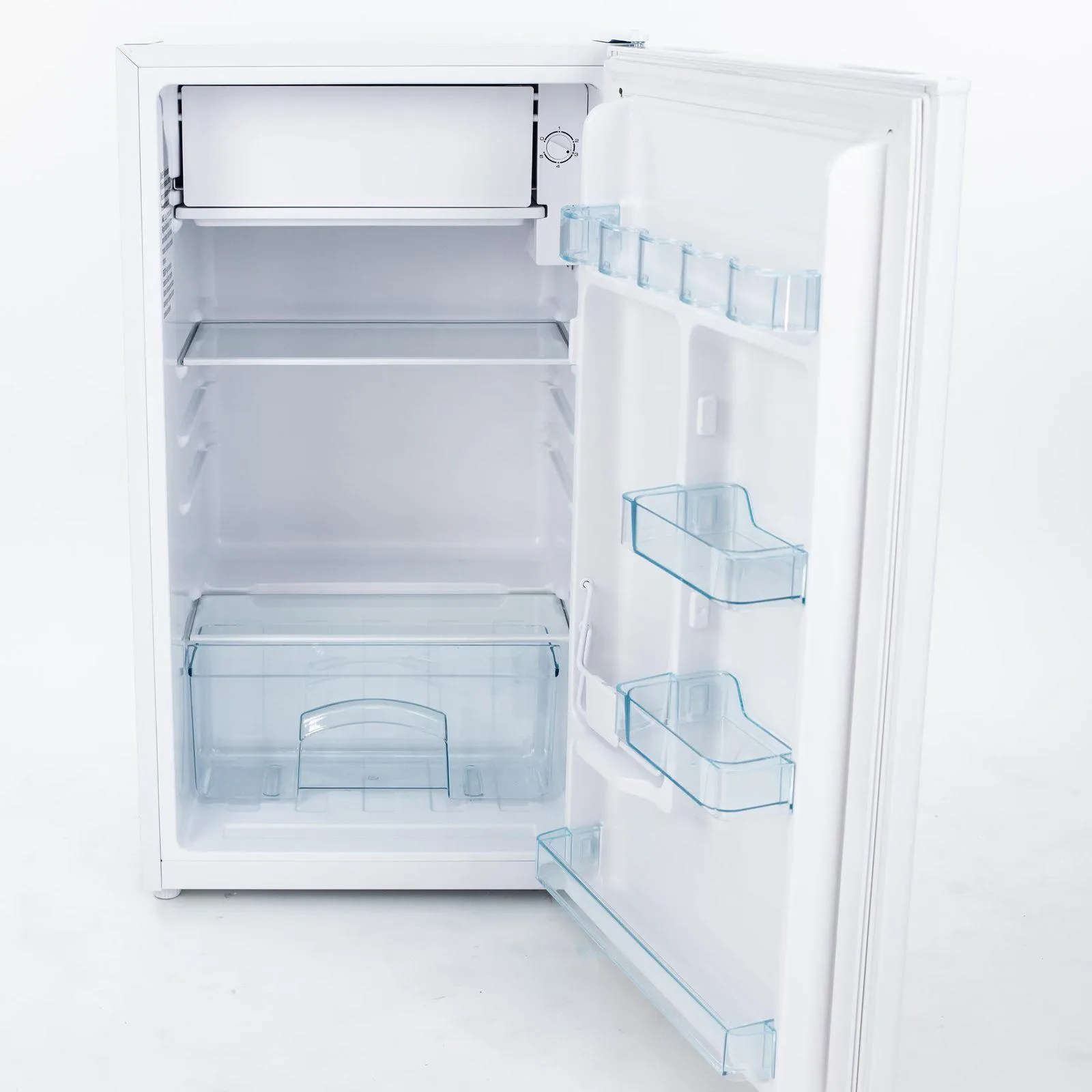RM3306W Avanti 3.2 cu. ft. Compact Refrigerator - White / 3.2 cu. ft.