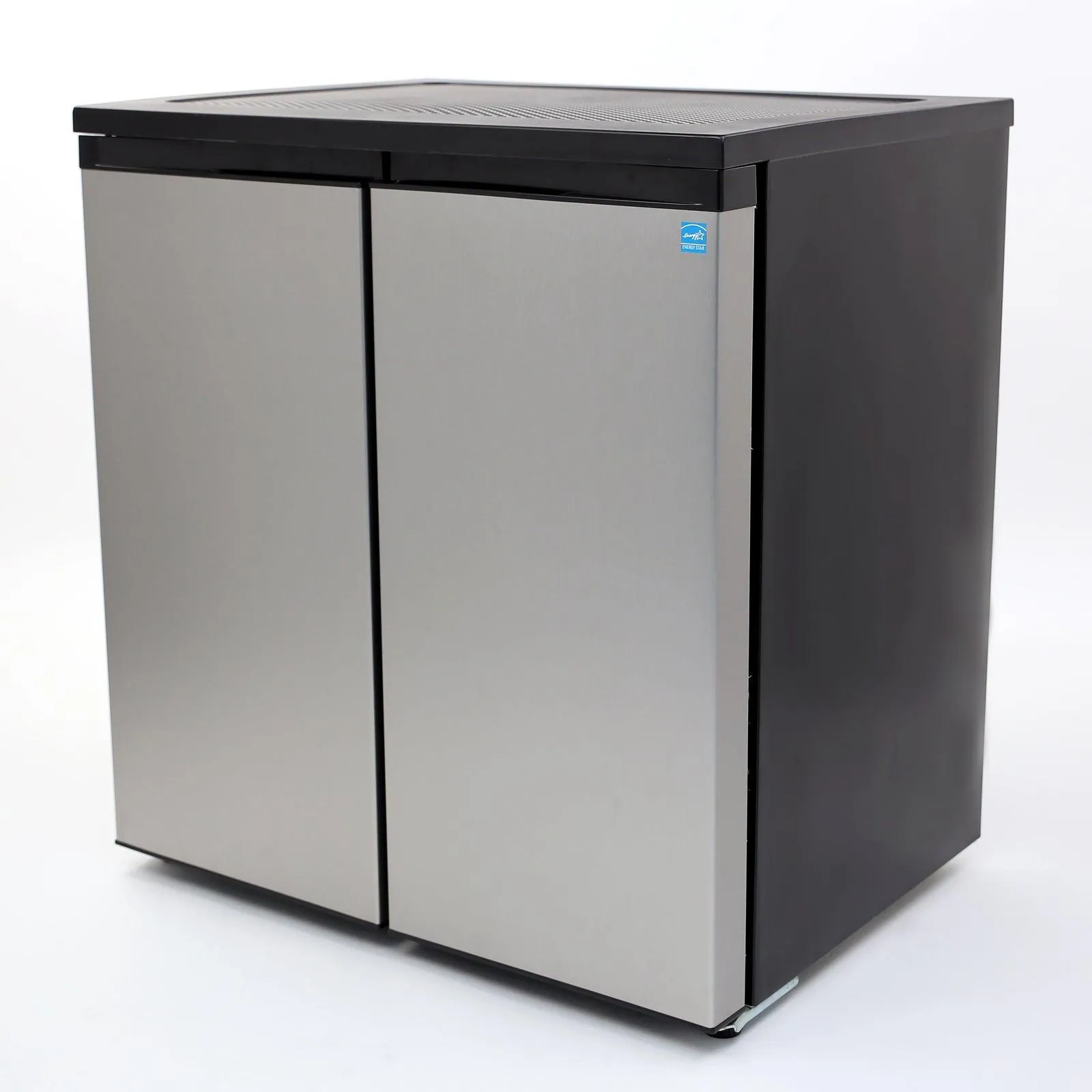 RMS551SS Avanti 5.5 cu. ft. Compact Refrigerator - Stainless Steel / 5.5 cu. ft.